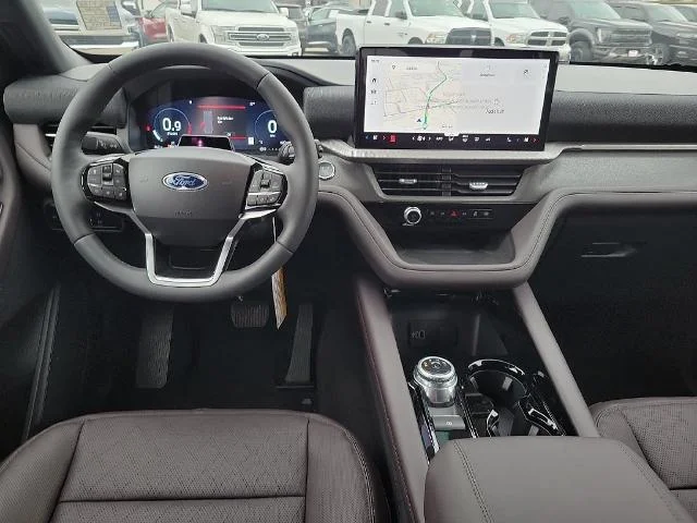 New 2026 Star White Metallic Tri-Coat Ford Platinum™ image 11