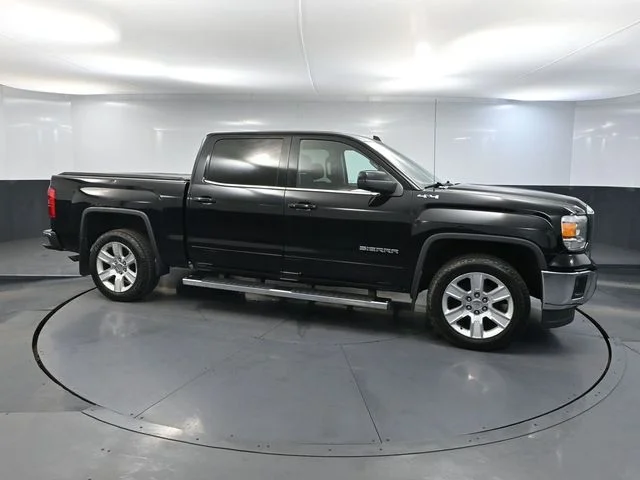 Used 2015 Black GMC SLE image 3