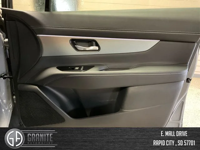 New 2025 Two-tone Boulder Gray Pearl / Super Black Nissan SL image 23