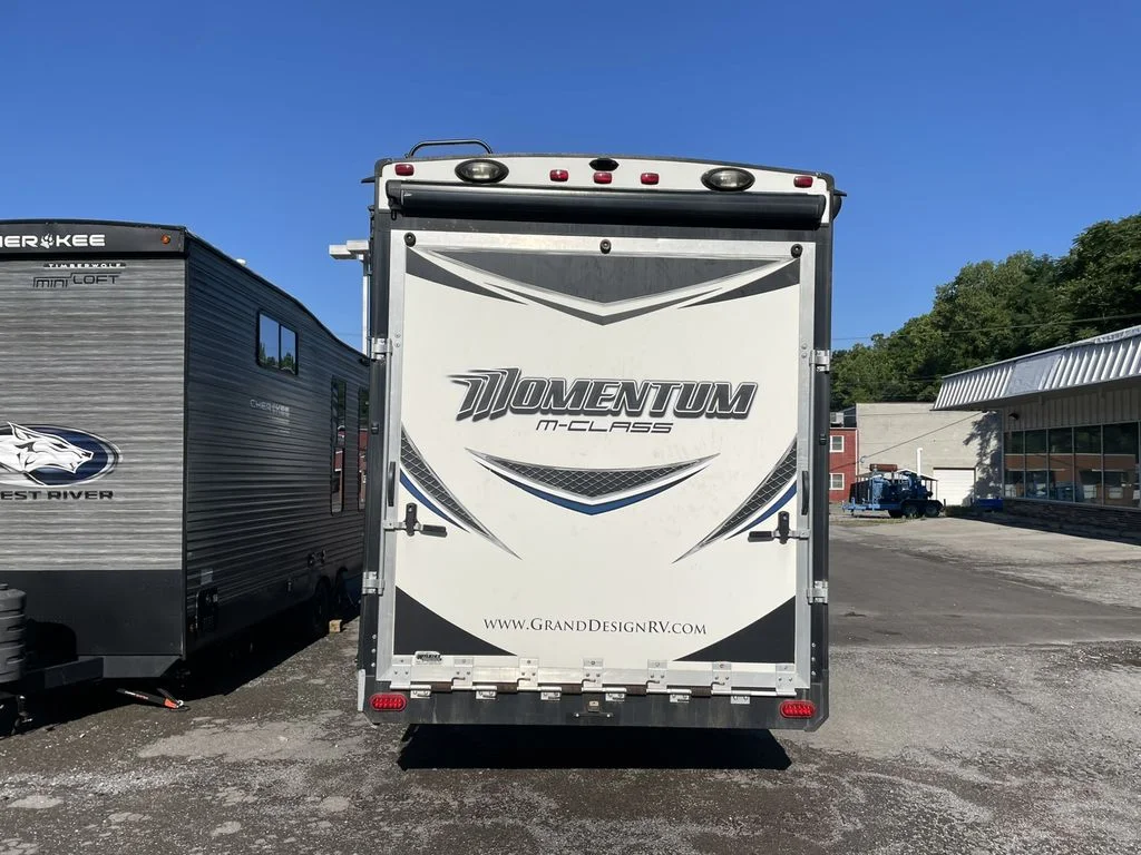 Used 2016  Grand Design Toy Hauler image 5