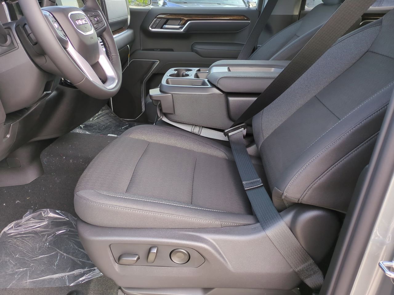 2026 GMC Sierra 1500 SLE - Photo 19