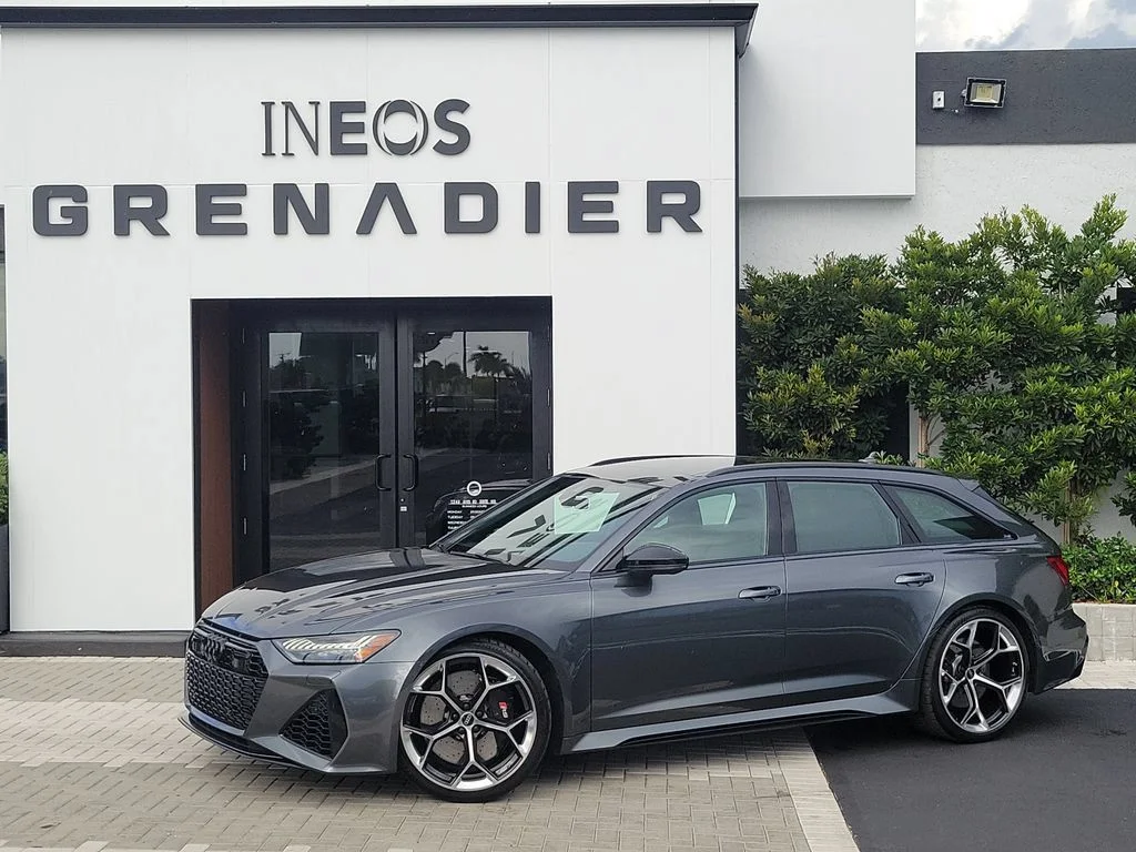 Used 2024 Daytona Gray Pearl Effect Audi 4.0T image 2