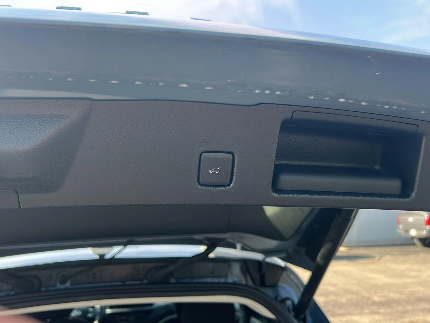 Used 2023 Vapor Blue Ford Active image 17