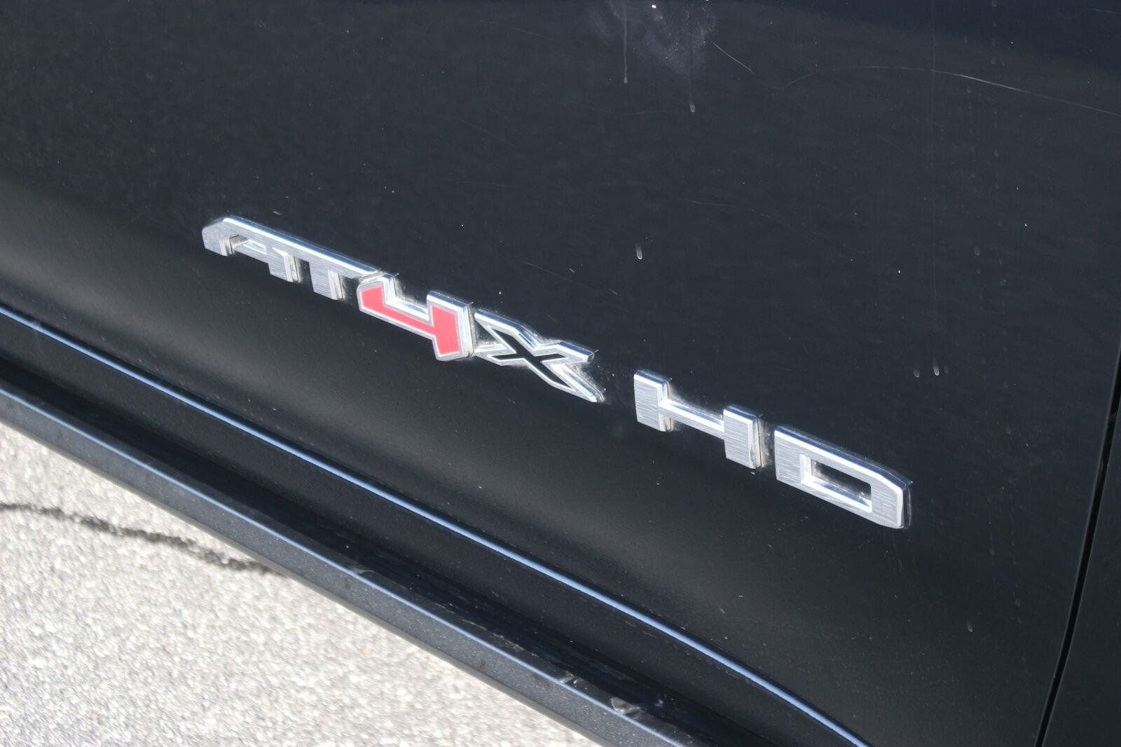 Used 2026 Onyx Black GMC AT4X image 10