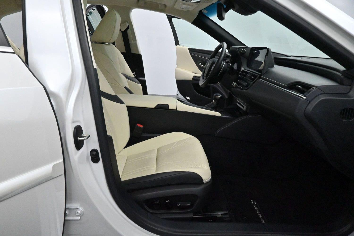 Used 2022 Eminent White Pearl Lexus ES 350 Ultra Luxury image 31
