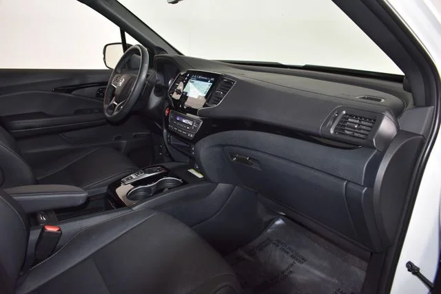 Used 2023  Honda Elite image 17