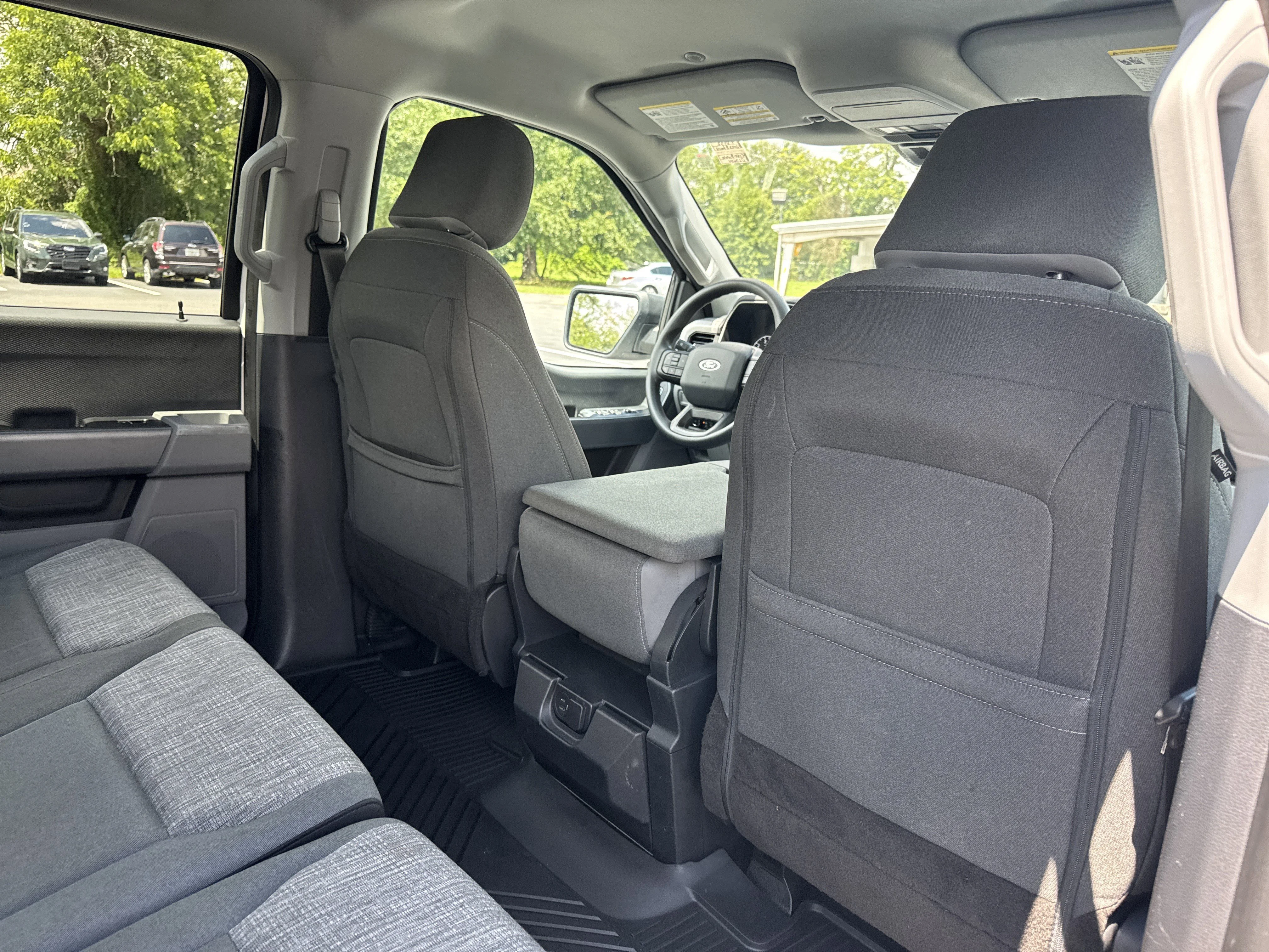 Used 2023 Oxford White Ford XLT image 30