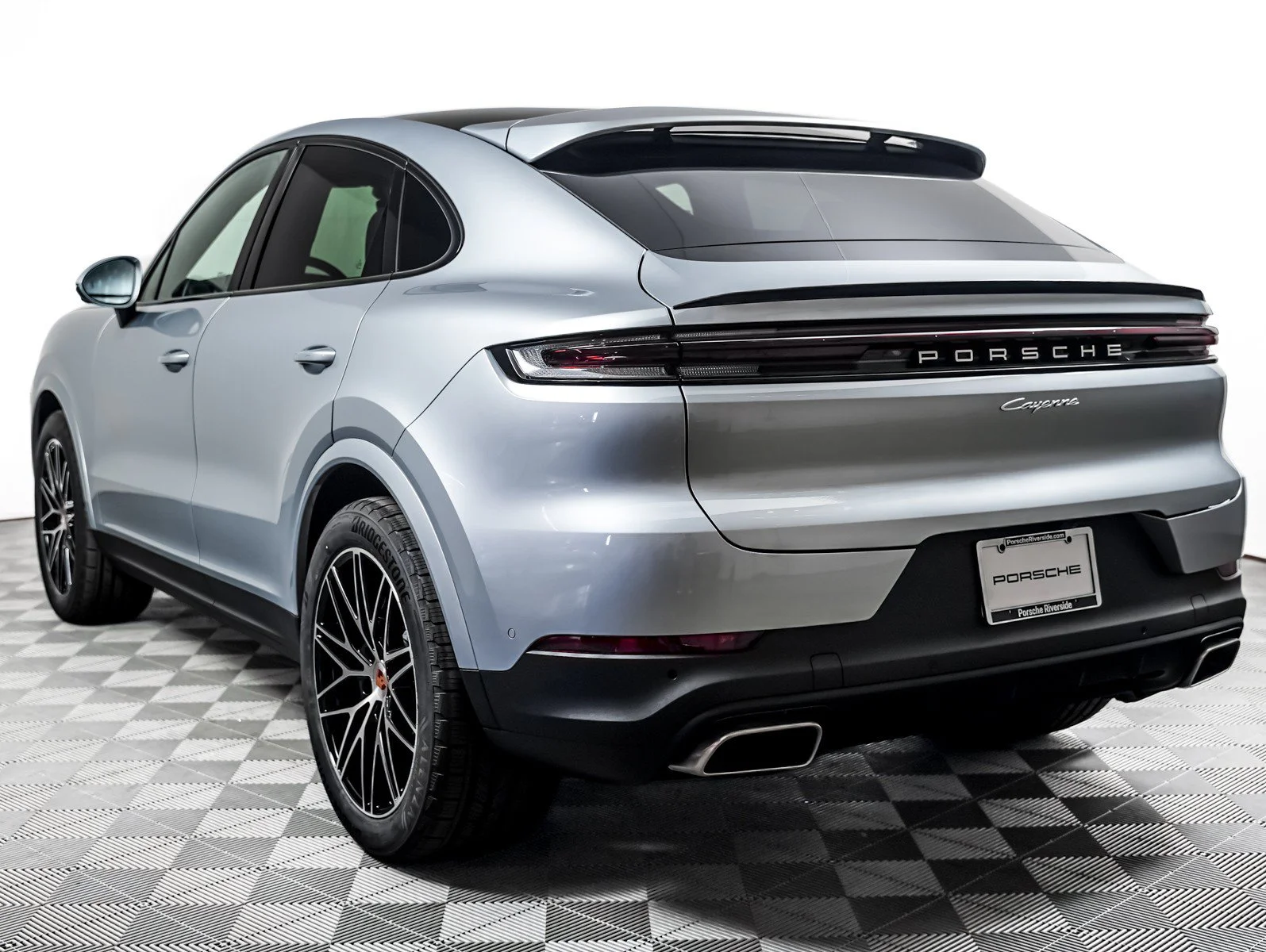 New 2026 DOLOMITE SILVER Porsche Coupe image 3