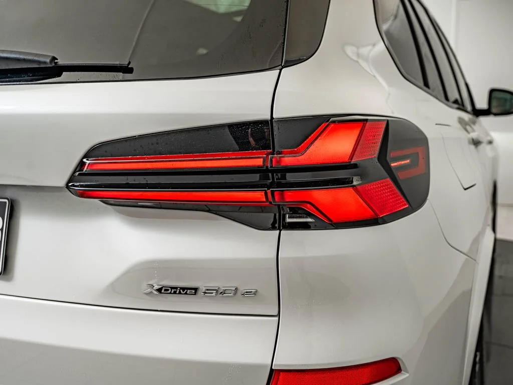 New 2026 White Metallic BMW xDrive50e image 14