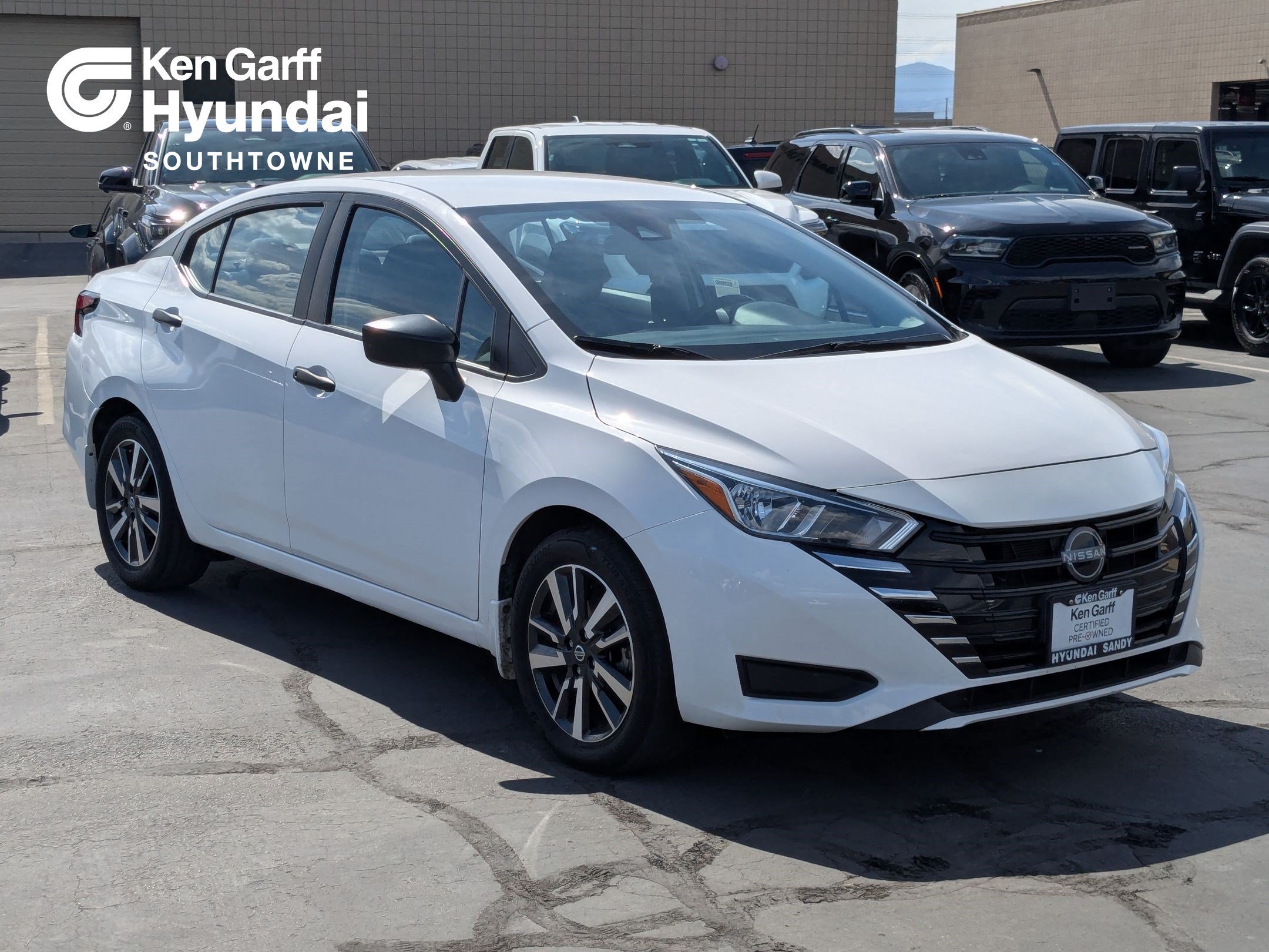 2024 Nissan Versa 1.6 S CVT's photo