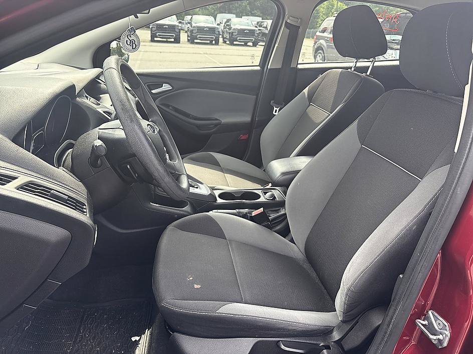 Used 2013 Ruby Red Metallic Tinted Clearcoat Ford SE image 13
