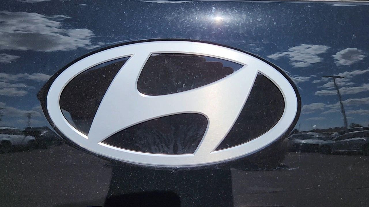 New 2026 Abyss Black Pearl Hyundai SEL 8P image 21