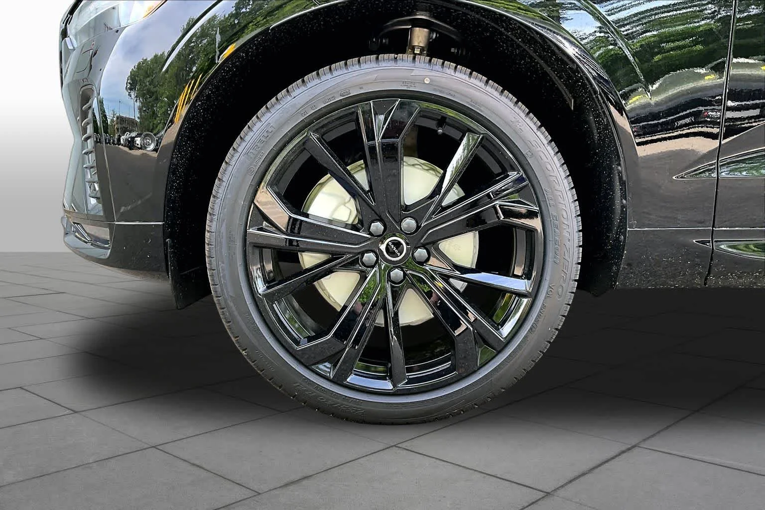 New 2026 ONYX BLACK Volvo Ultra Black Edition image 16