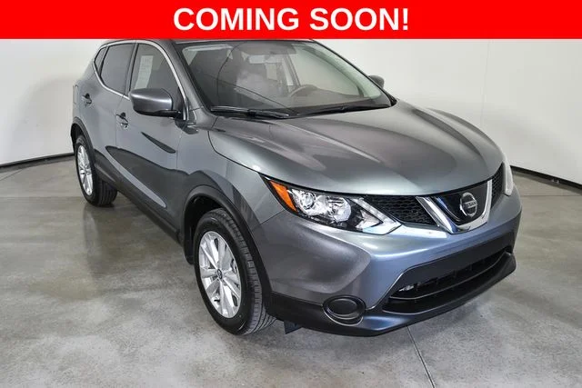 Used 2019 Gray Nissan S image 7