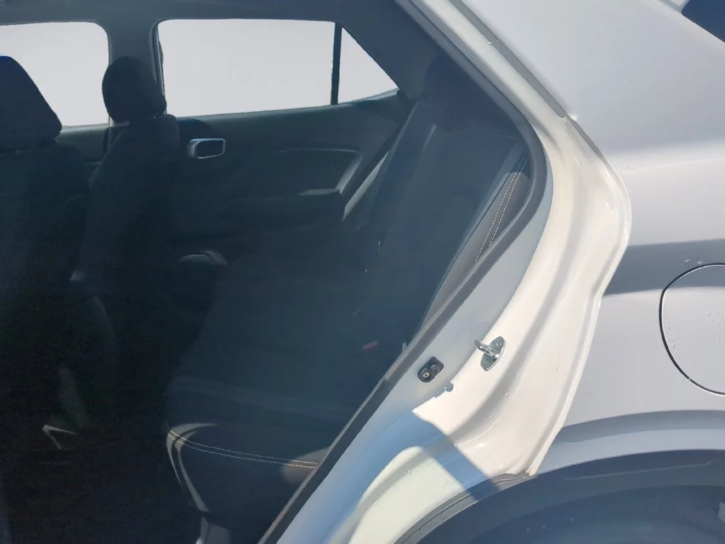 Used 2023 White Hyundai  image 17