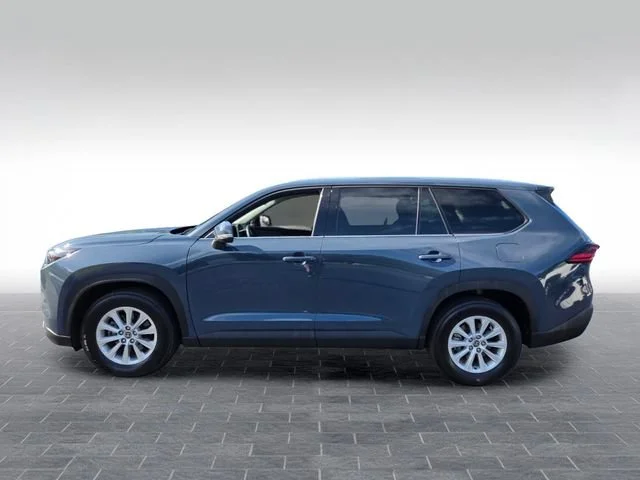 Used 2025 Gray Toyota XLE image 4