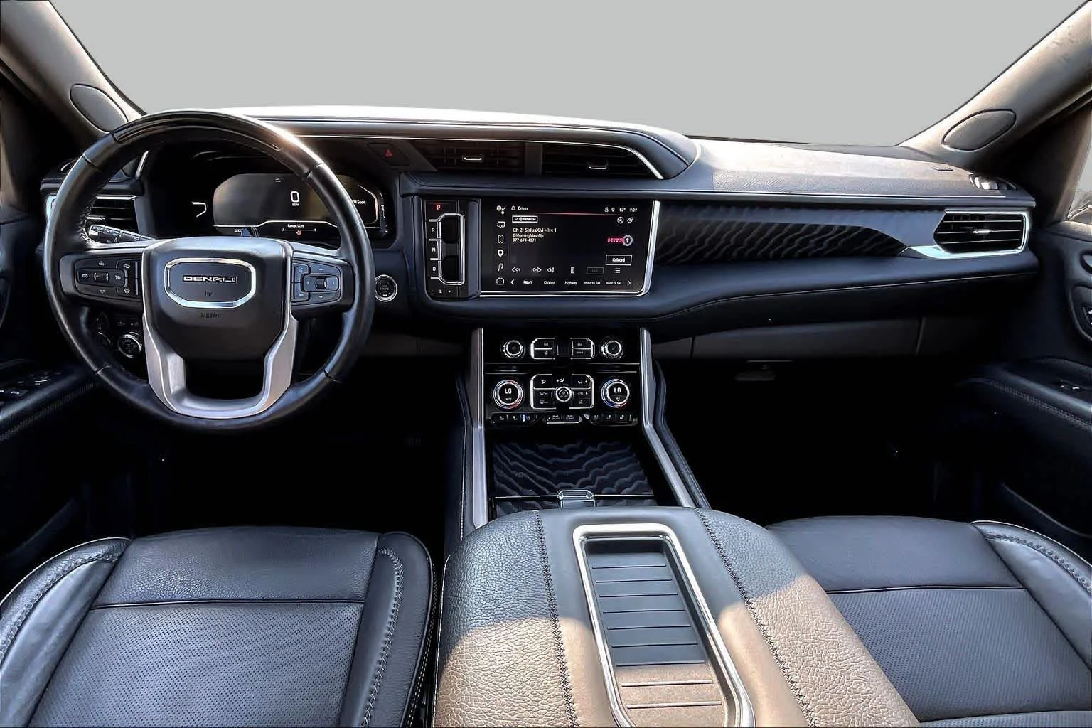 Used 2024 White Frost Tricoat GMC Denali image 16