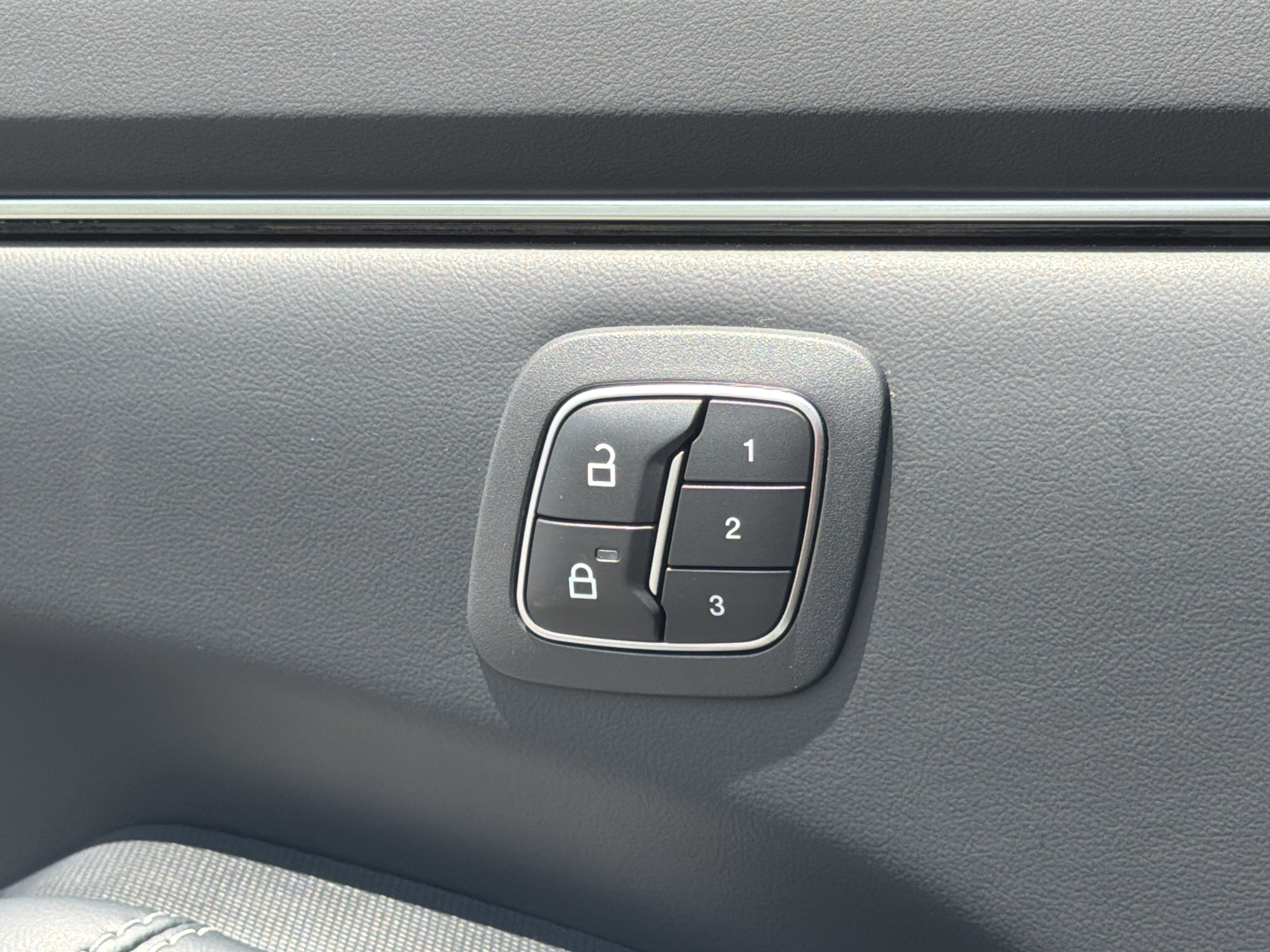 Used 2024 Glacier Gray Metallic TriCoat Ford Select image 13