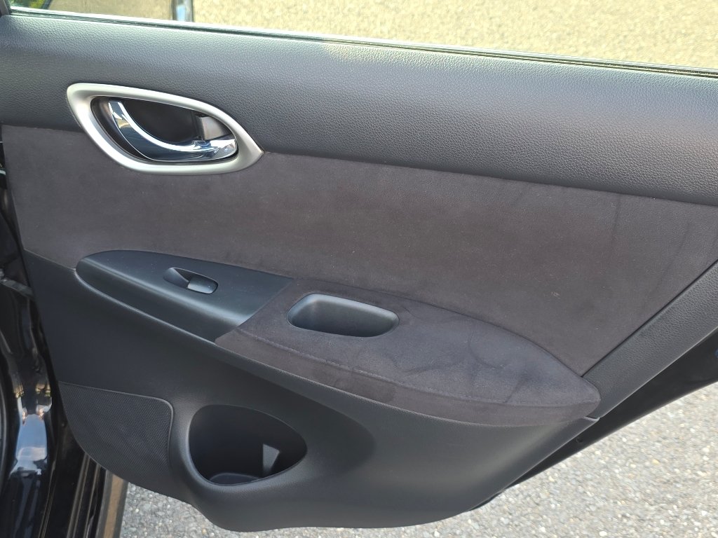 Used 2015 Super Black Nissan SR image 23