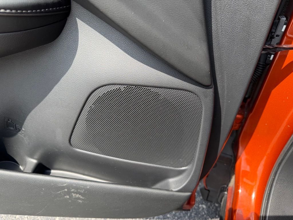 Used 2020 Orange Nissan Platinum image 17