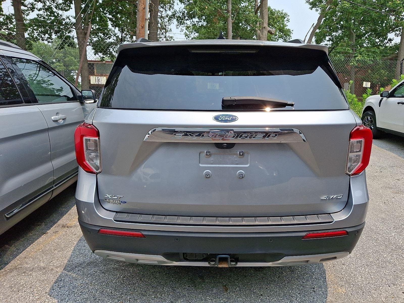 Used 2023 Iconic Silver Ford XLT image 2
