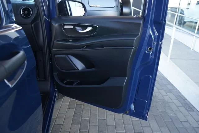 Used 2023  Mercedes-Benz 447 (VS20) image 31
