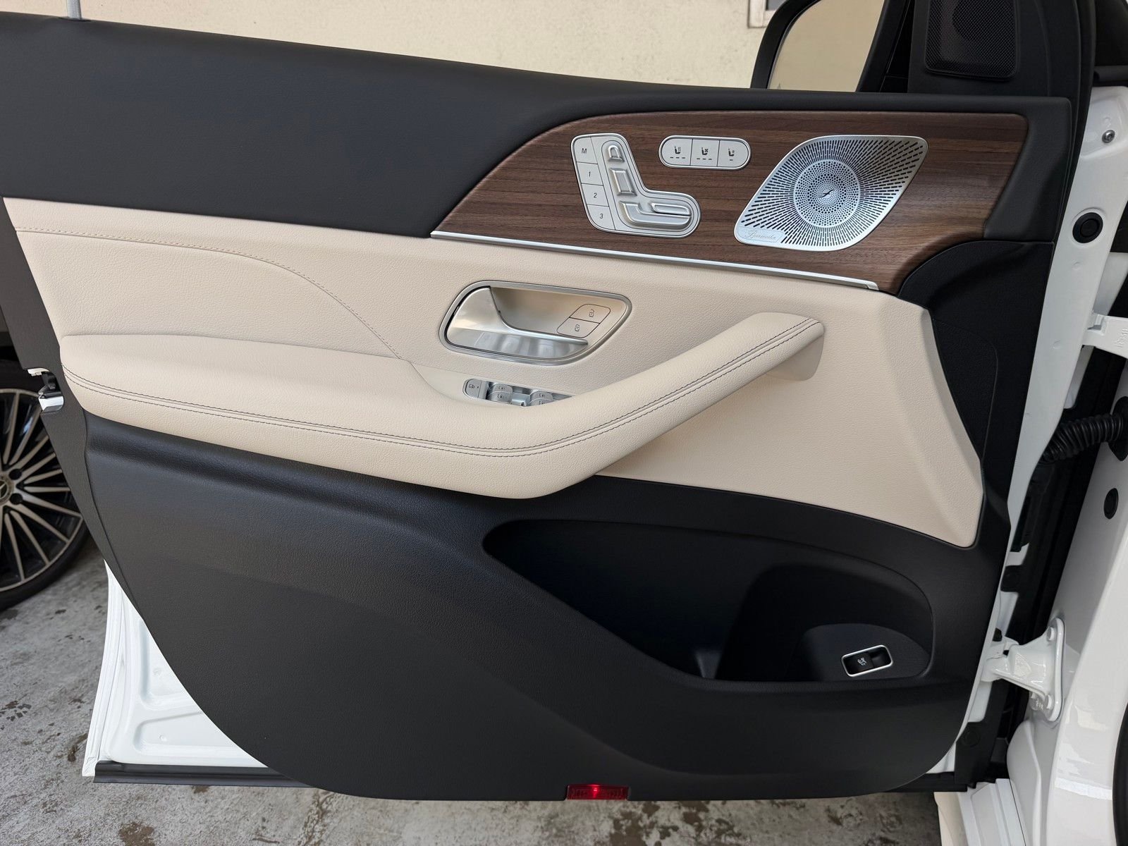 New 2026 Polar White Mercedes-Benz GLE 450 image 18