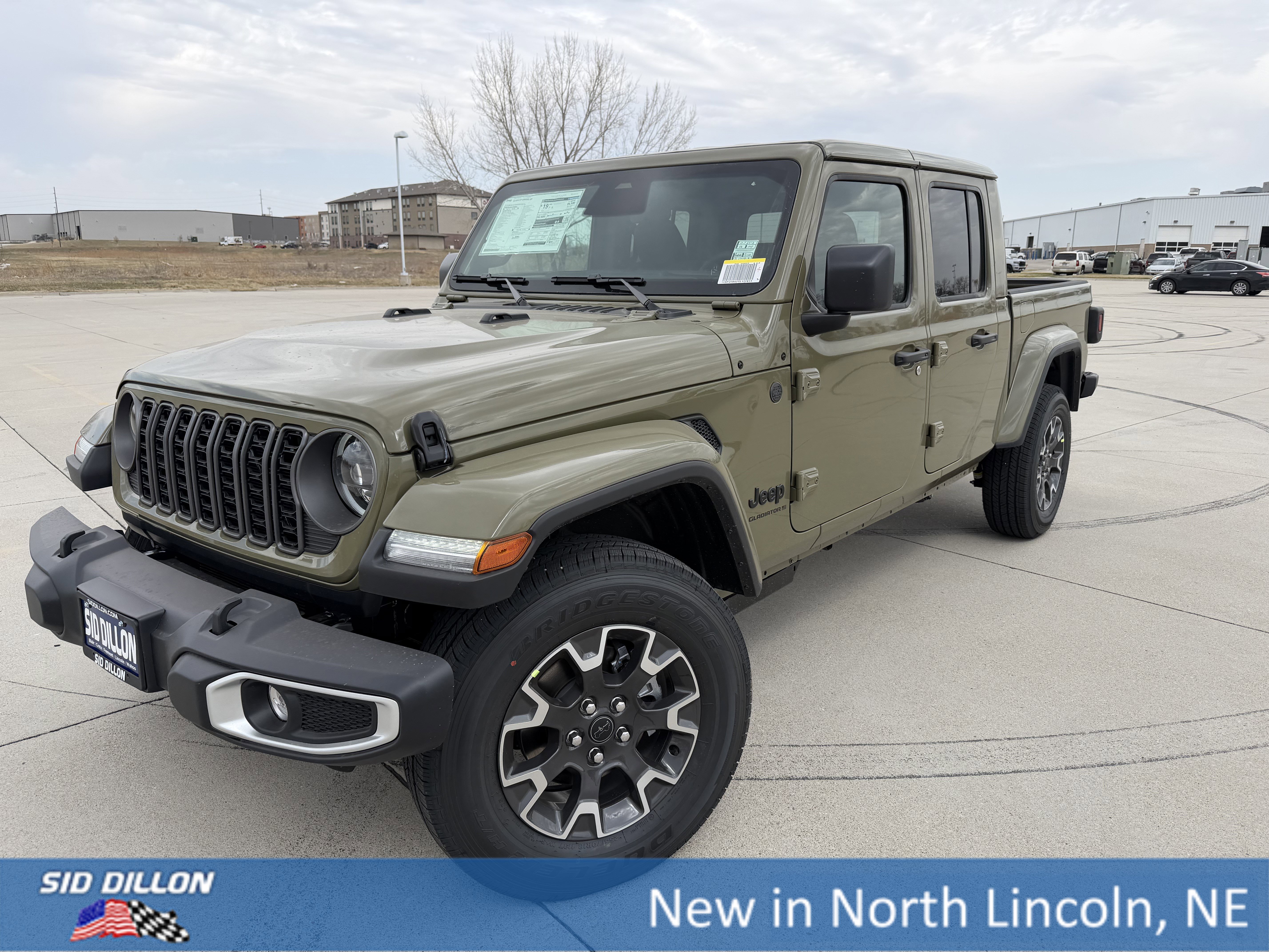 2026 Jeep Gladiator Sahara Auto's photo