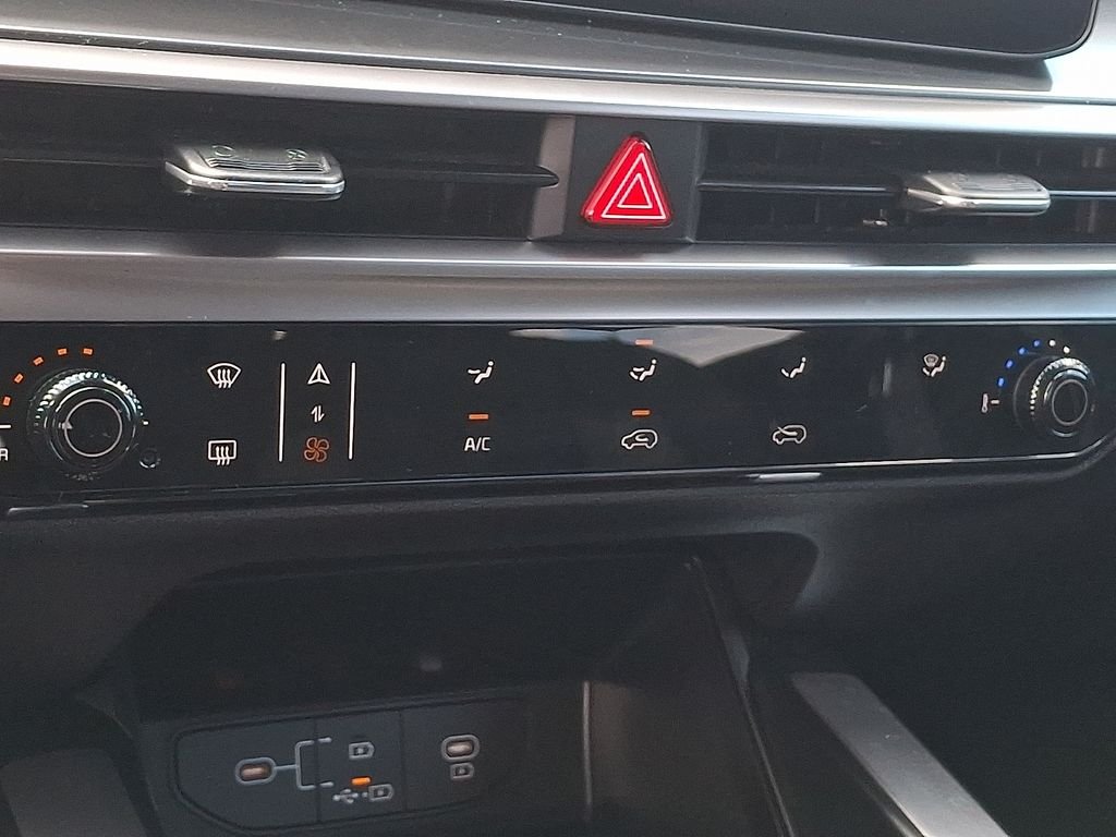 Certified Used 2025 Black Kia LX image 21