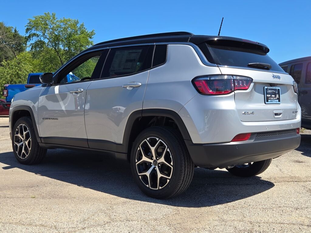 New 2026 Silver Zynith Metallic Clearcoat Jeep Limited image 18