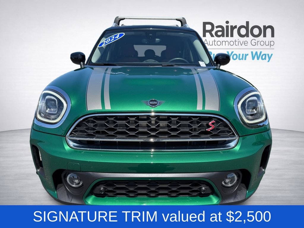Used 2024 Green MINI  image 2