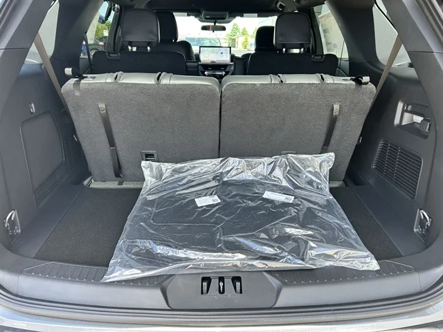 New 2026 Carbonized Gray Metallic FORD ST-Line image 6