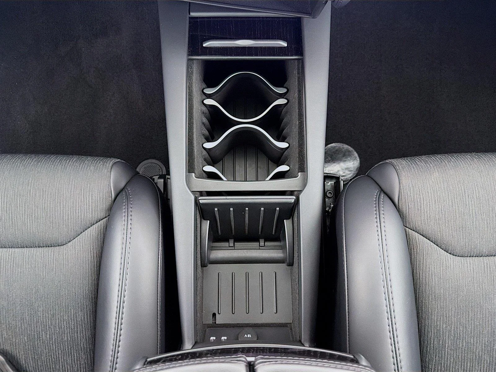 Used 2018  Tesla 100D image 18