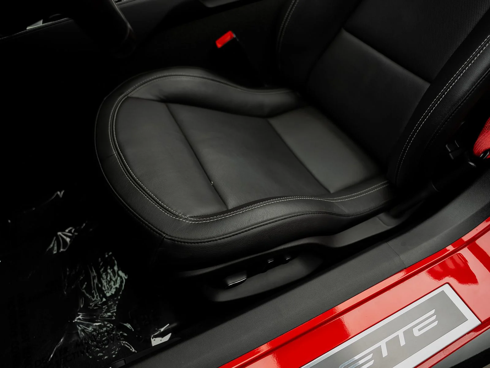 Used 2019 Red Chevrolet Z06 image 35
