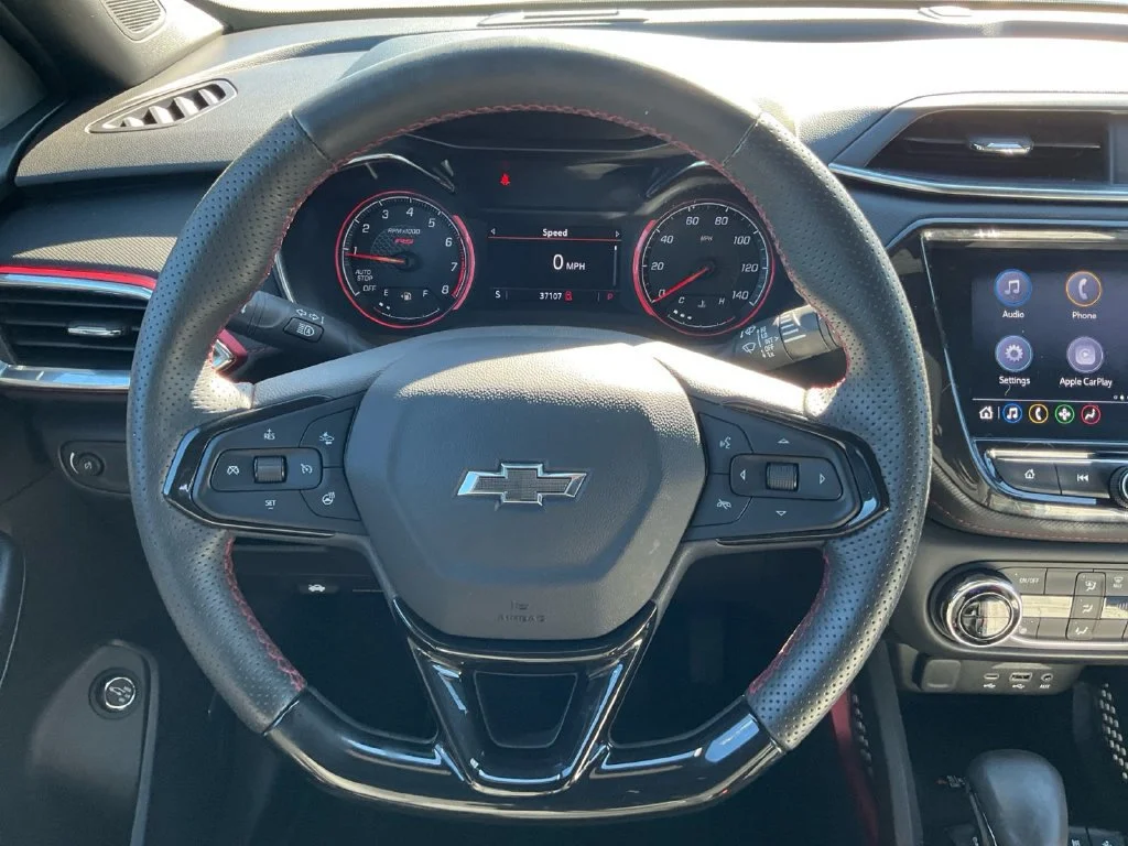 Used 2023 IRIDESCENT PEARL TRICOAT Chevrolet RS image 17