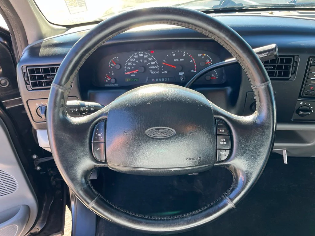 Used 2002  Ford XL image 11