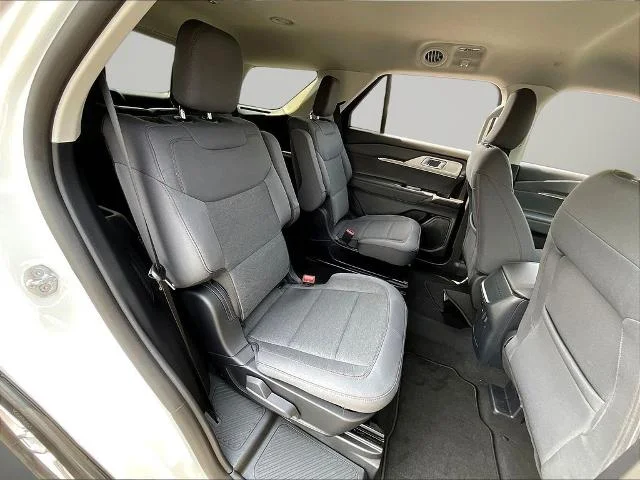 New 2026 Star White Metallic Tri-Coat Ford Active image 46