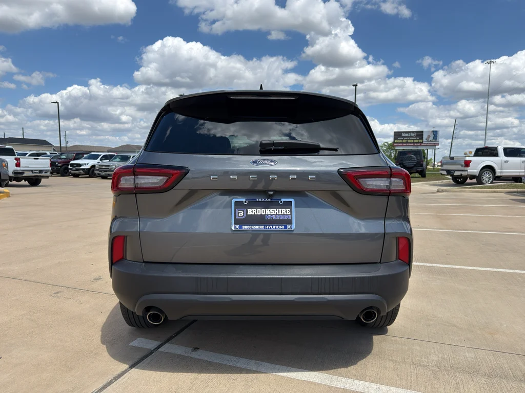 Used 2025 Carbonized Gray Metallic Ford ST-Line image 7