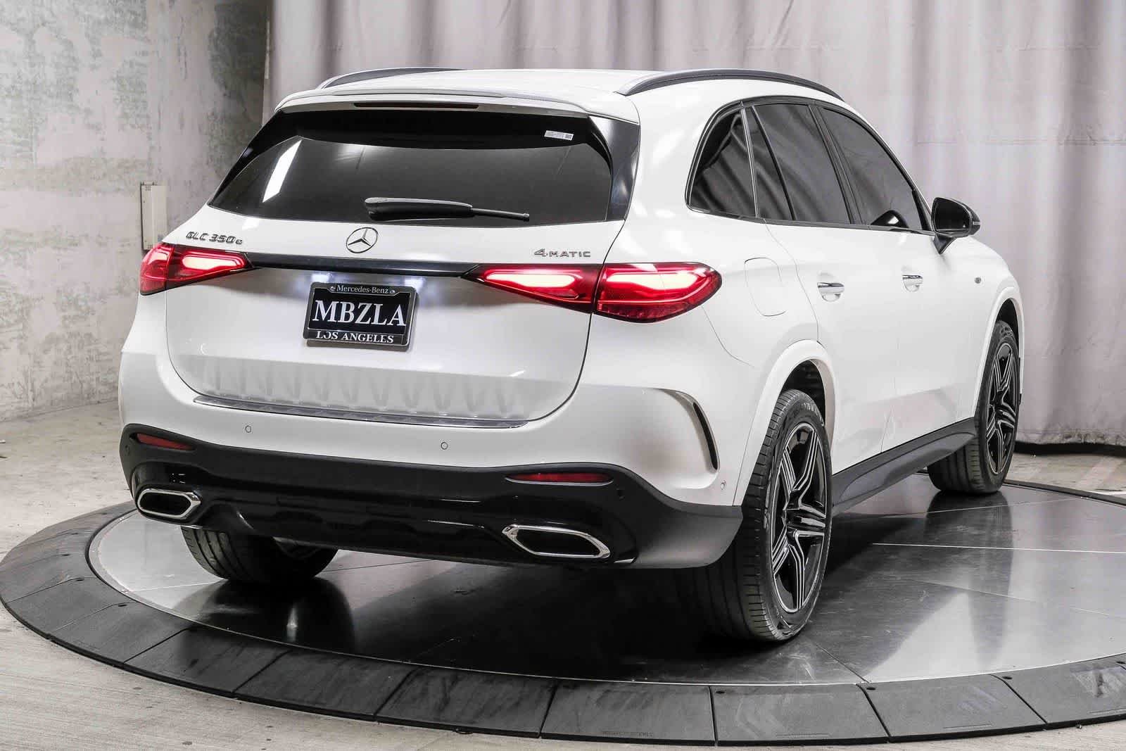 Used 2025 Polar White Mercedes-Benz GLC 350e image 4
