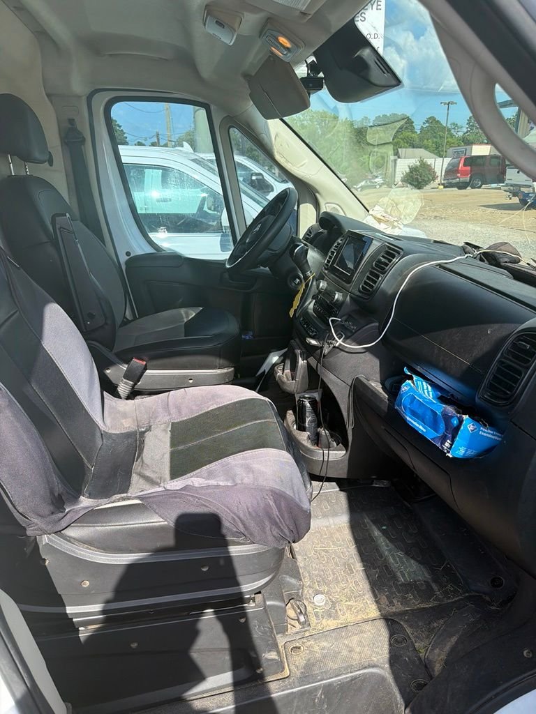 Used 2022 White Ram High Roof image 9