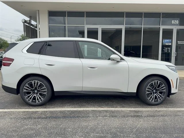 New 2026 Mineral White Metallic BMW 30 xDrive image 2