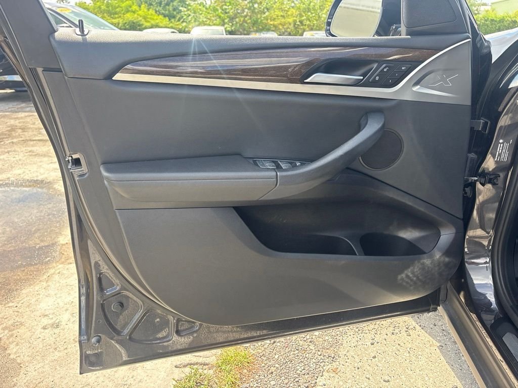 Used 2020 Gray BMW sDrive30i image 10