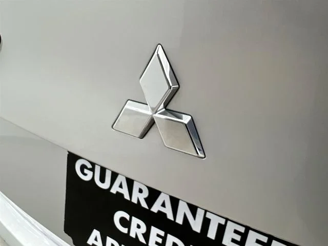 Used 2024 Silver Mitsubishi SE image 39
