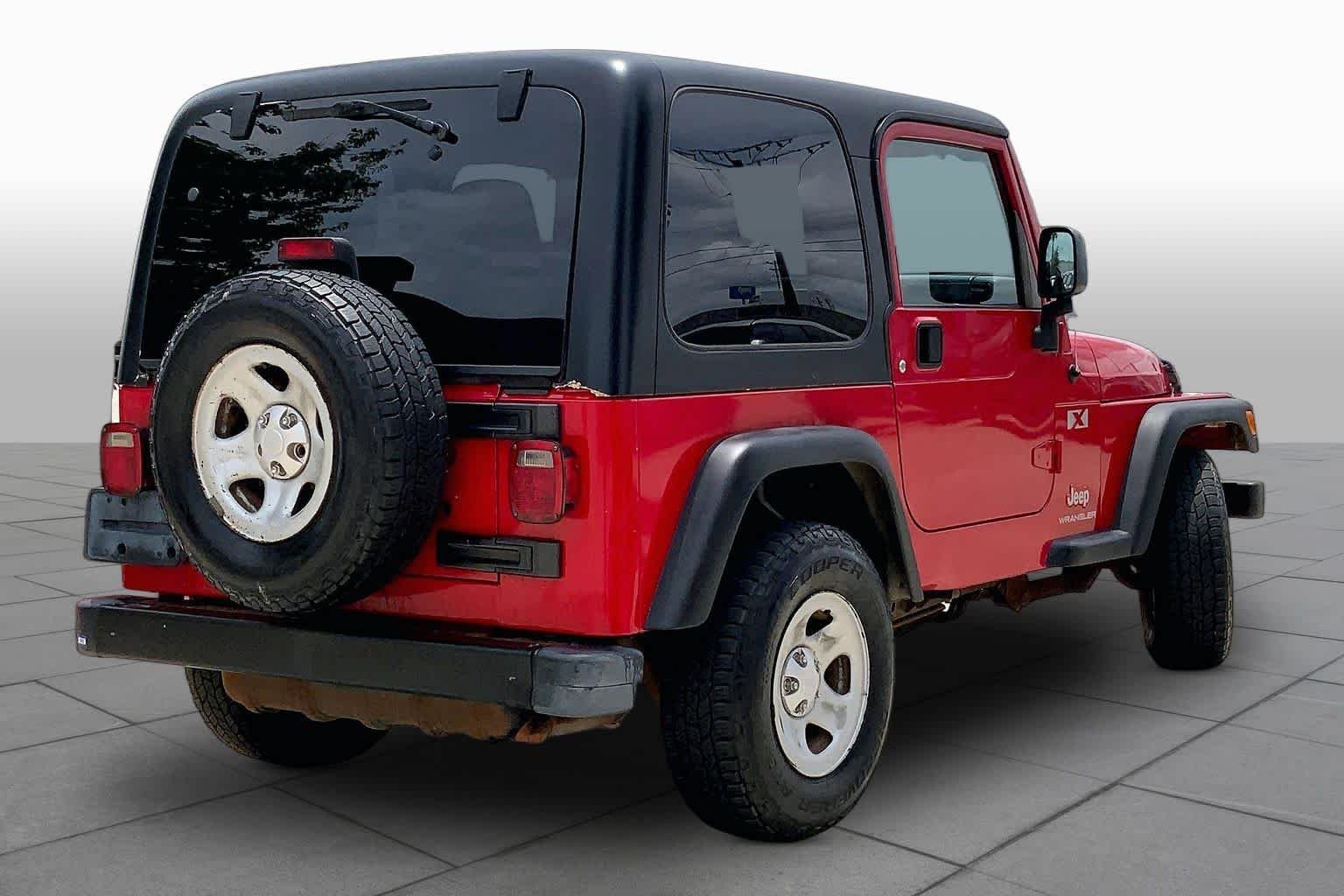 Used 2005 Flame Red Jeep X image 12