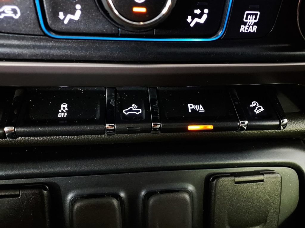 Used 2017 PEPPERDUST METALLIC GMC SLT image 21