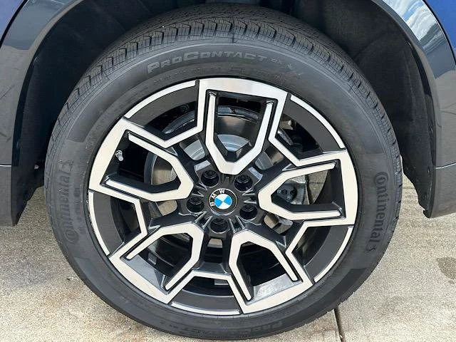 Certified Used 2025 Phytonic Blue Metallic BMW xDrive28i image 32