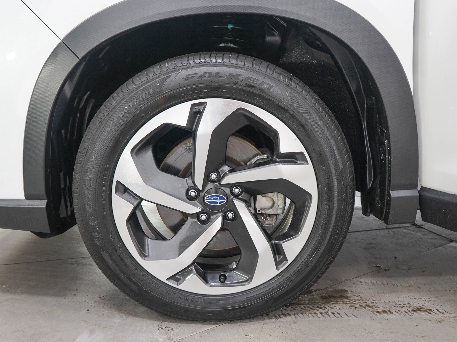 Used 2024 Crystal White Pearl Subaru Touring image 34