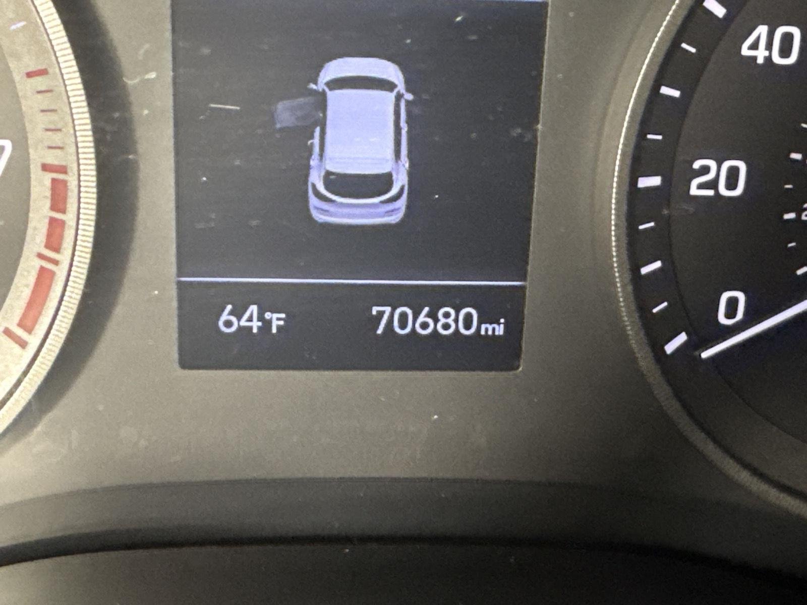 Used 2019 White Pearl Hyundai SE image 16