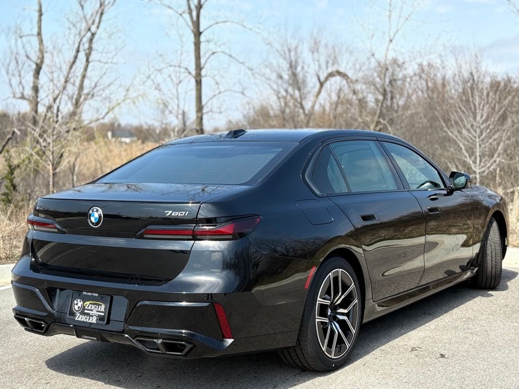 2025 BMW 7 Series 760i - Photo 6