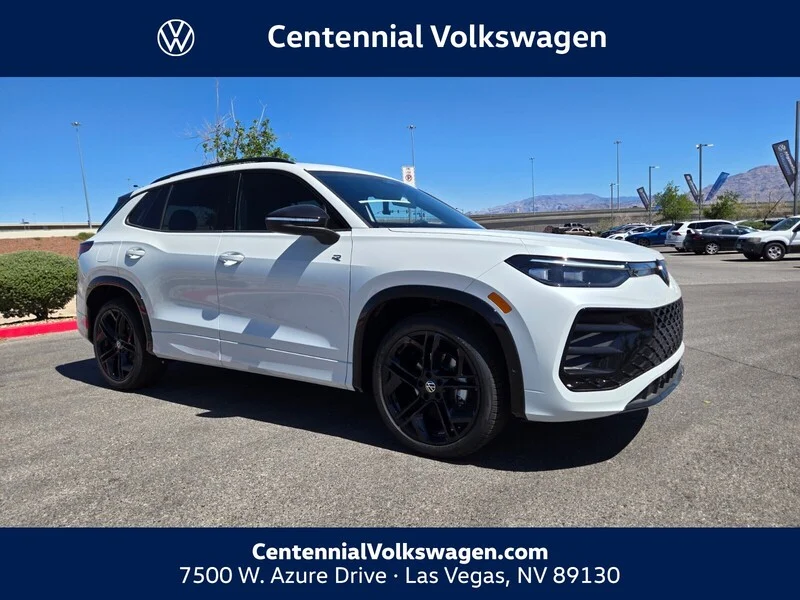 2026 Volkswagen Tiguan 2.0T SE R-Line Black's photo